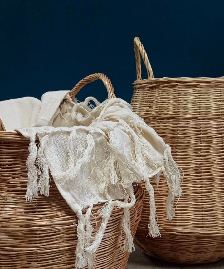 Интерьерная корзина из ивовой лозы