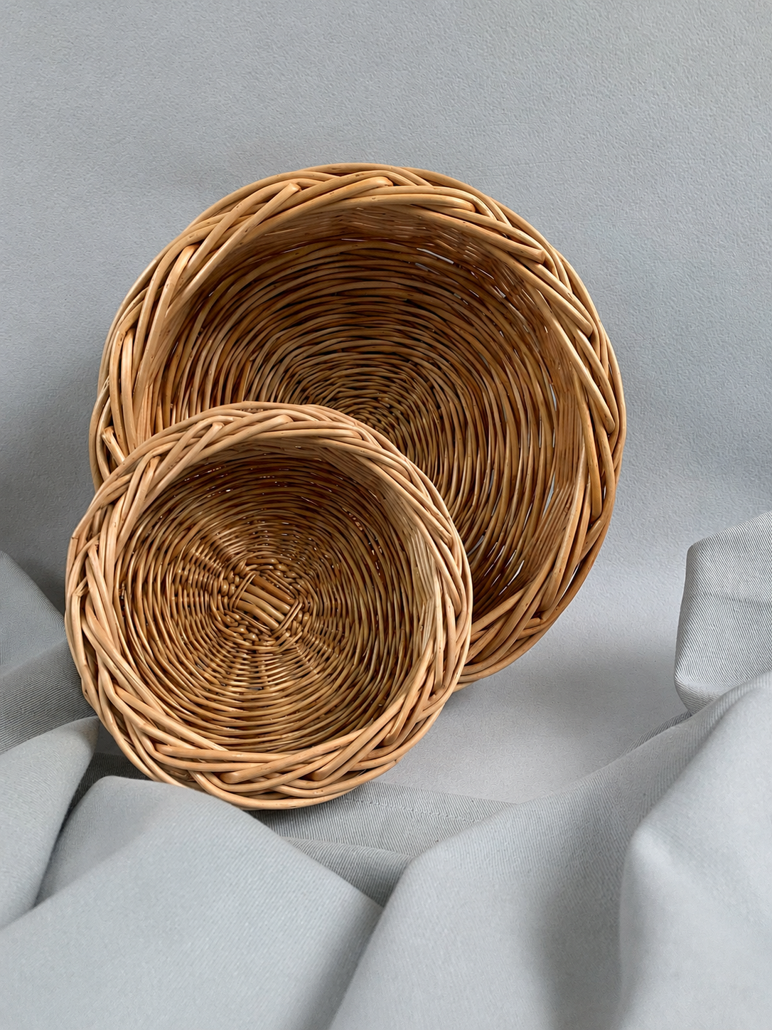 Корзина из ивовой лозы для сервировки