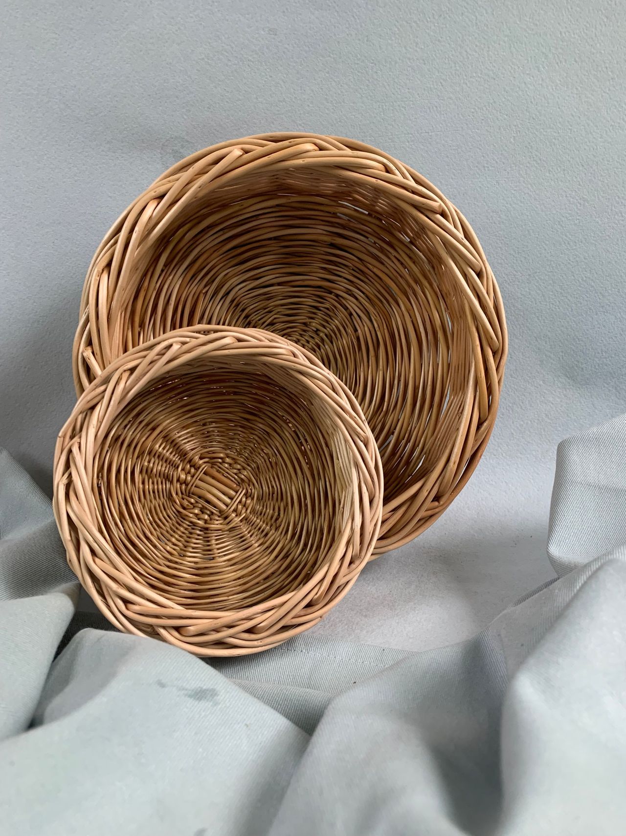 Корзина из ивовой лозы для сервировки